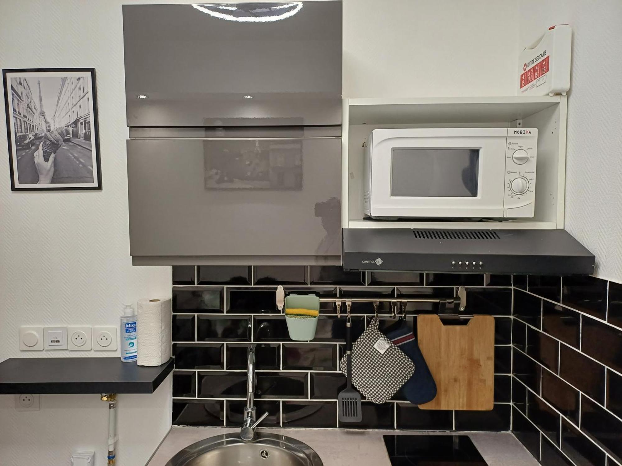 Bright Small Studio Paris Saint Ouen Bagian luar foto